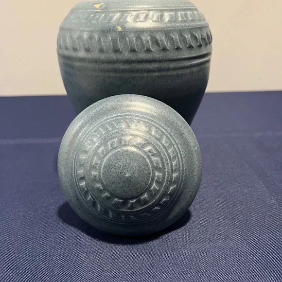 Vintage Signed Horton B-5 Elegant Blue Ceramic Vase - Picture 2 of 8